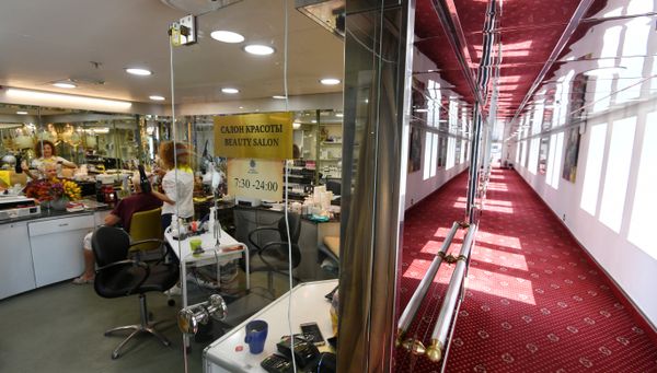 Салон красоты на борту круизного лайнера Князь Владимир