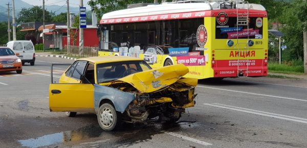  ДТП с участием двух легковых автомобилей в селе Перевальное Симферопольского района. 11 июня 2019 