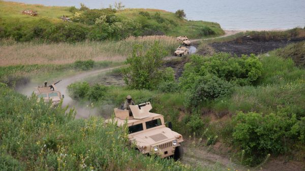Учения украинских пограничников на побережье Азовского моря