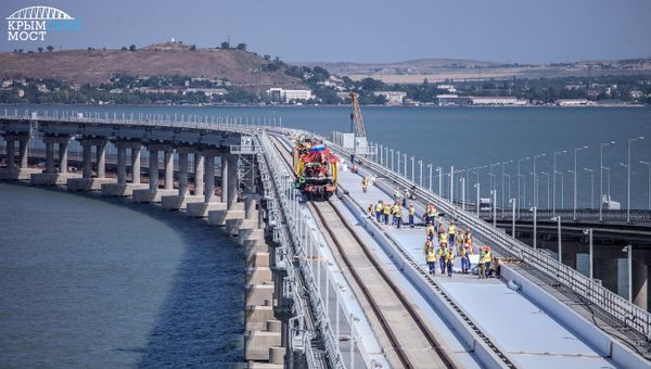 Строительство железнодорожной части Крымского моста