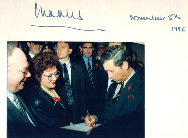 Автограф и фото принца Чарльза, посетившего Севастополь в 1996 году