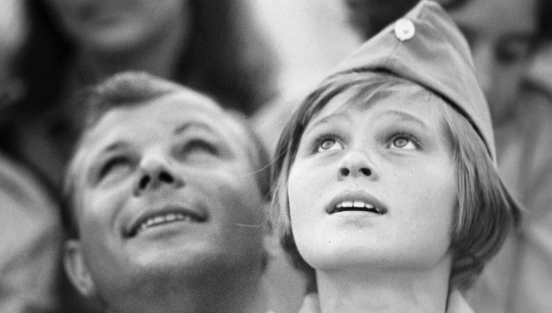 Юрий Гагарин в качестве почетного гостя в Артеке, 1967 год Юрий Гагарин в качестве почетного гостя в Артеке, 1967 год - РИА Новости, 1920, 13.11.2020
