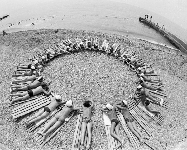 Дети на пляже пионерского лагеря Артек, 1985 год Дети на пляже пионерского лагеря Артек, 1985 год