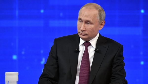Прямая линия с президентом РФ Владимиром Путиным Прямая линия с президентом РФ Владимиром Путиным