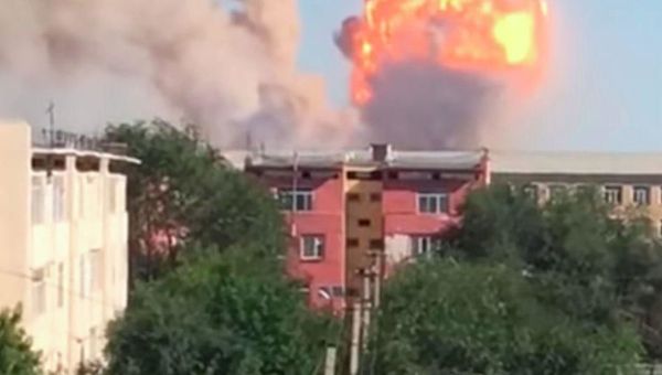 Пожар в воинской части в населенном пункте Арысь на юге Казахстана Пожар в воинской части в населенном пункте Арысь на юге Казахстана
