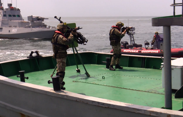 Учения украинских пограничников в Азовском море