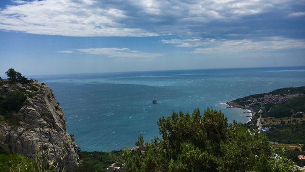 Вид на побережье Южного берега Крыма