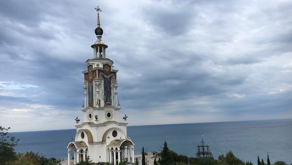 Храм-маяк Николая Чудотворца в селе Малореченское Храм-маяк Николая Чудотворца в селе Малореченское