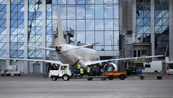 Споттинг в аэропорту Симферополь Споттинг в аэропорту Симферополь
