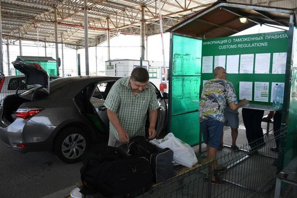 Во время прохождения таможенного контроля в пункте пропуска Джанкой на границе с Украиной