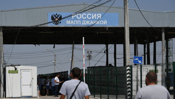 Только правда: зачем тысячи украинцев едут в Крым