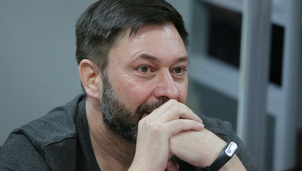 Руководитель портала РИА Новости Украина Кирилл Вышинский на заседании Подольского районного суда Киева Руководитель портала РИА Новости Украина Кирилл Вышинский на заседании Подольского районного суда Киева