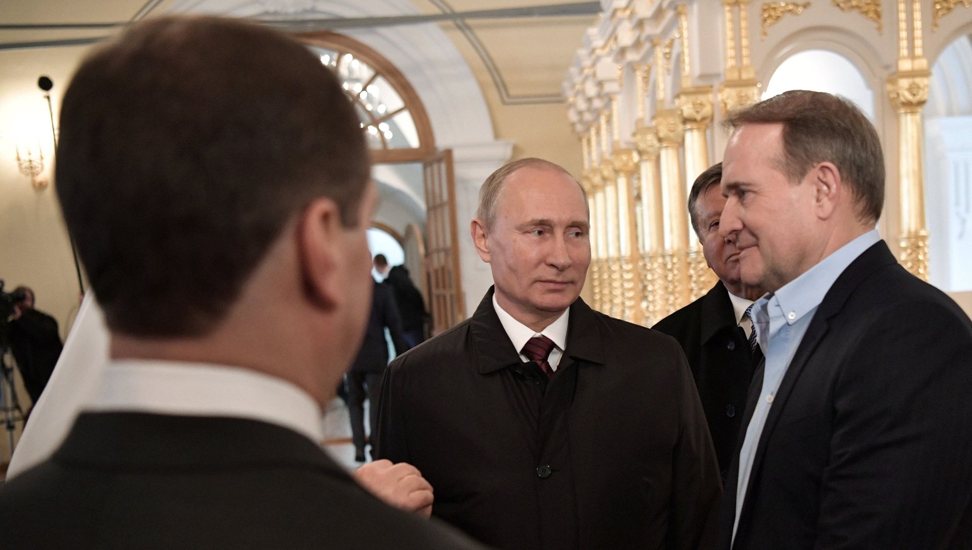 Президент РФ Владимир Путин и Виктор Медведчук. Архивное фото Президент РФ Владимир Путин и Виктор Медведчук. Архивное фото - РИА Новости, 1920, 06.10.2020
