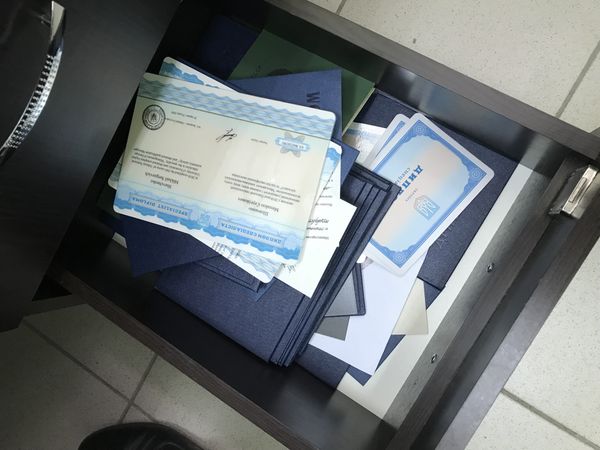 ФСБ пресекла деятельность подпольного цеха по производству поддельных документов