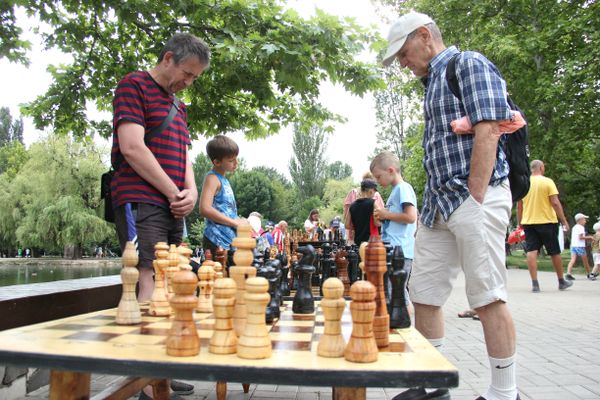 Празднование Дня семьи, любви и верности в парке им. Гагарина в Симферополе 