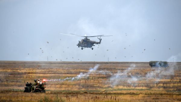 Учения Военно-транспортной авиации (ВТА) и Воздушно-десантных войск на полигоне Чауда в Крыму Учения Военно-транспортной авиации (ВТА) и Воздушно-десантных войск на полигоне Чауда в Крыму