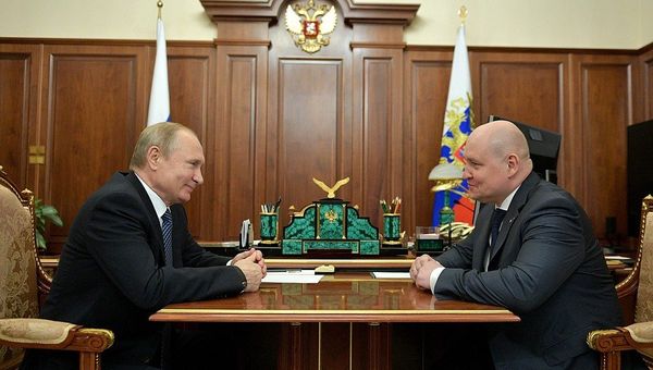 Президент России Владимир Путин на встрече с врио губернатора Севастополя Михаилом Развожаевым