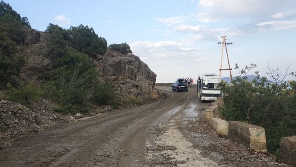 Селевой поток и оползень сошли на дорогу к Новому Свету