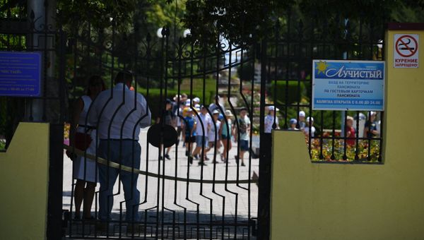 Детский лагерь Лучистый на западном побережье Крыма в 8 км от Евпатории