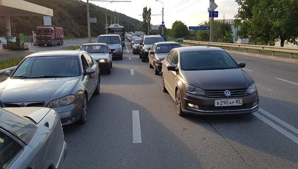 Транспортный затор на Ялтинской трассе