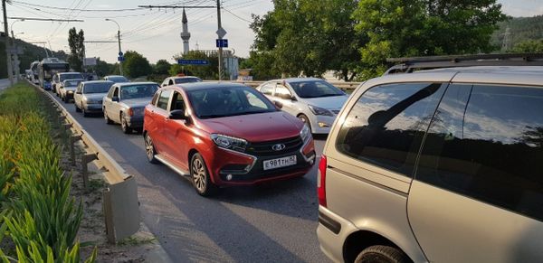 Транспортный затор на Ялтинской трассе