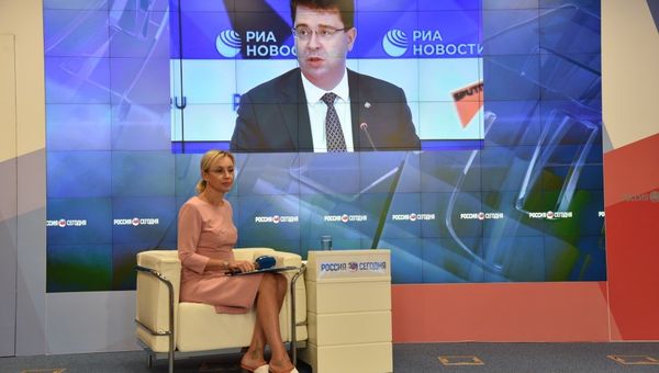 Видеомост, посвященный созданию памятных мест на Крымском полуострове