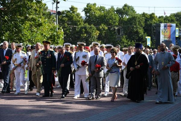 Возложение цветов в Севастополе в День ВМФ в 2019 году