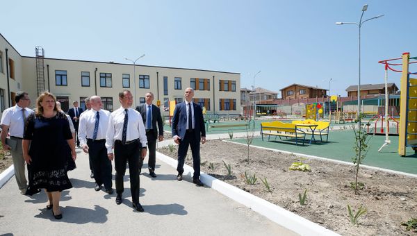 Рабочая поездка премьер-министра РФ Д. Медведева в Севастополь