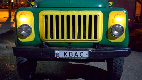 Автомобиль, оборудованный цистерной с квасом в Севастополе