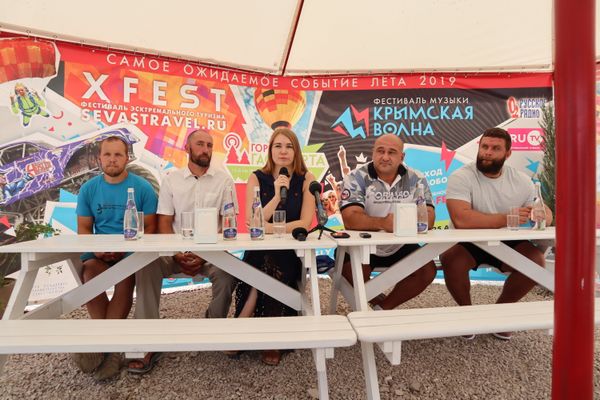 Организаторы и почетные гости XFEST!