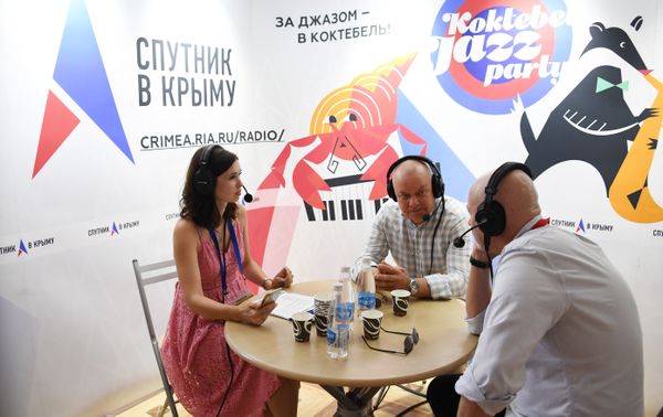 Выездная студия радио Спутник в Крыму на Koktebel Jazz Party - 2019 Выездная студия радио Спутник в Крыму на Koktebel Jazz Party - 2019
