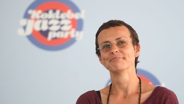 Певица Юлия Чичерина на пресс-конференции в рамках фестиваля Koktebel Jazz Party в Крыму.