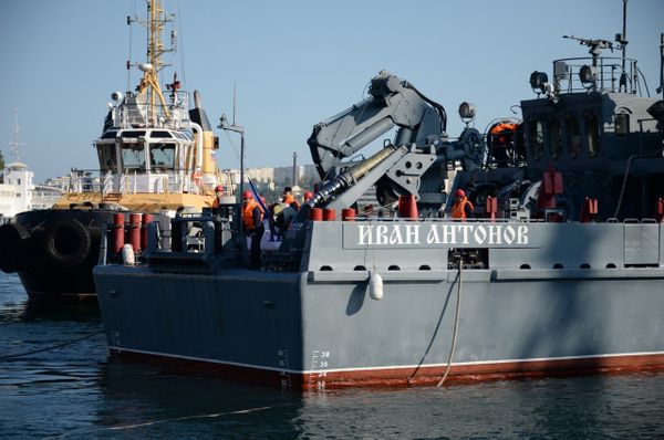 Новейший морской тральщик Иван Антонов