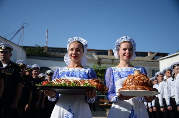 Новейший морской тральщик Иван Антонов прибыл к месту базирования в Севастополь