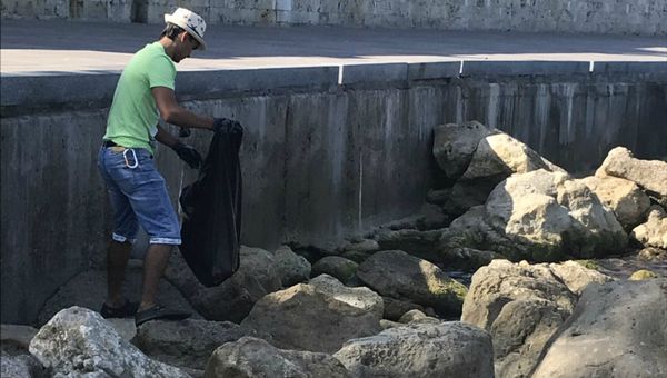 Подводный субботник в Севастополе