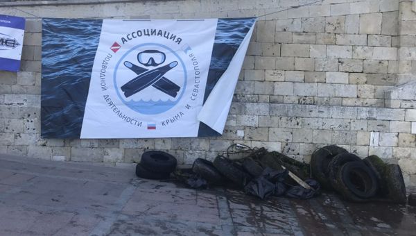Подводный субботник в Севастополе