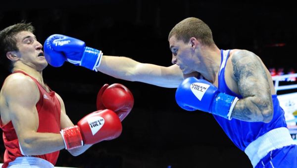 Глеб Бакши (справа) на Чемпионате мира по боксу