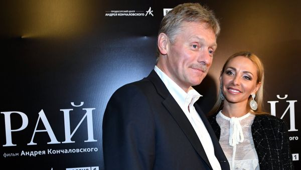 Заместитель руководителя администрации президента РФ – пресс-секретарь президента РФ Дмитрий Песков и его супруга Татьяна Навка