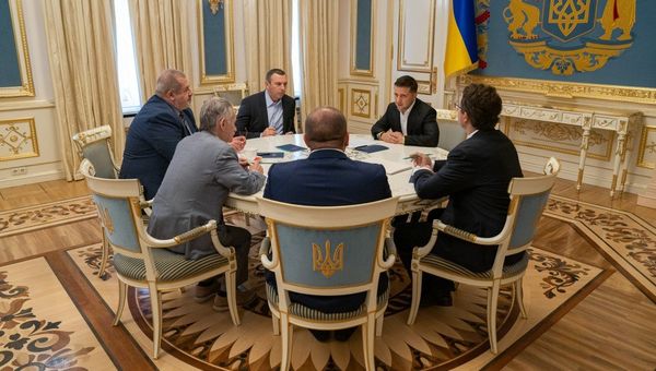 Встреча президента Украины Владимира Зеленского с представителями меджлиса*