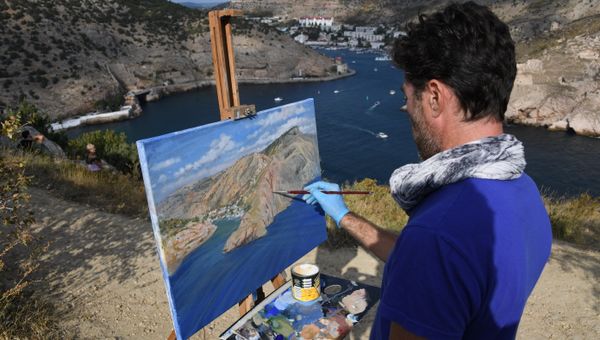 Участник I Международного фестиваля-пленэра Лигурийские сезоны на Крымском полуострове в Балаклаве