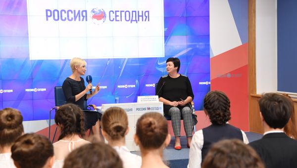 Пресс-конференция На вопросы отвечает главная учительница Республики Крым
