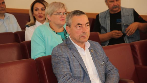 И.о. главы администрации Феодосии Хренов Александр