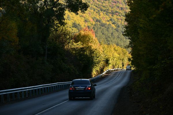 Дорога в Бахчисарайском районе Крыма.