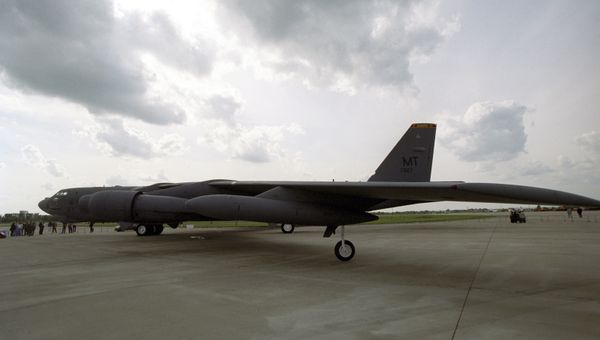 Стратегический американский бомбардировщик B-52. Архивное фото