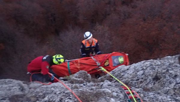 В Крыму девушка упала с высоты тринадцатиэтажного здания и осталась жива