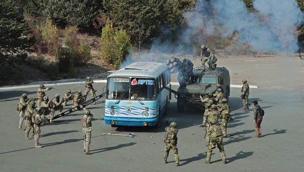 Силовики обезвредили террористов в ходе учений в Артеке