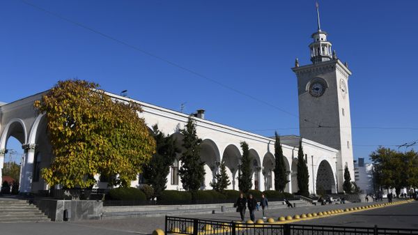 Симферопольский железнодорожный вокзал. Подготовка к запуску поездов по Крымскому мосту.
