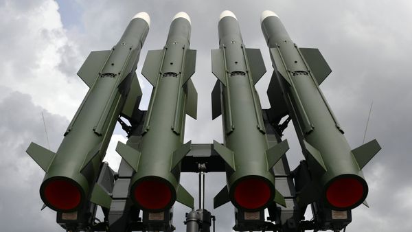 Зенитный ракетный комплекс Бук-М2 на международной выставке вооружения и военной техники MILEX-2019 в Минске. Зенитный ракетный комплекс Бук-М2 на международной выставке вооружения и военной техники MILEX-2019 в Минске.