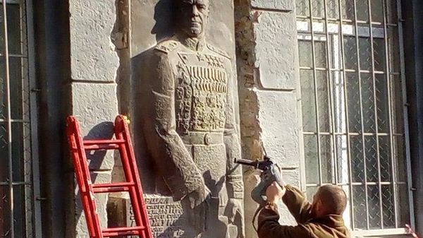 В Одессе сносят памятник маршалу Жукову