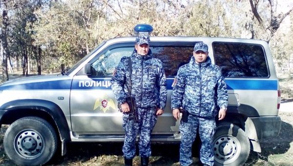 Росгвардейцы, спасшие женщину на пожаре